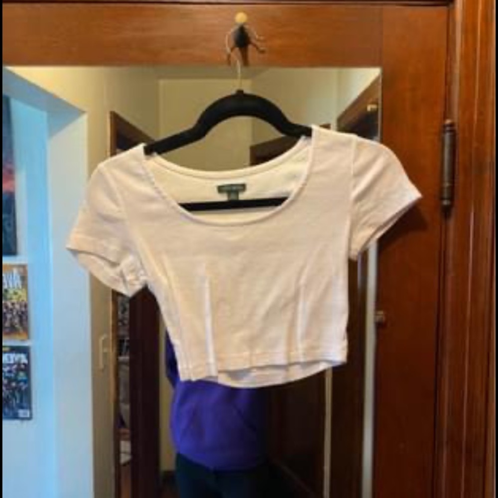 White crop Top